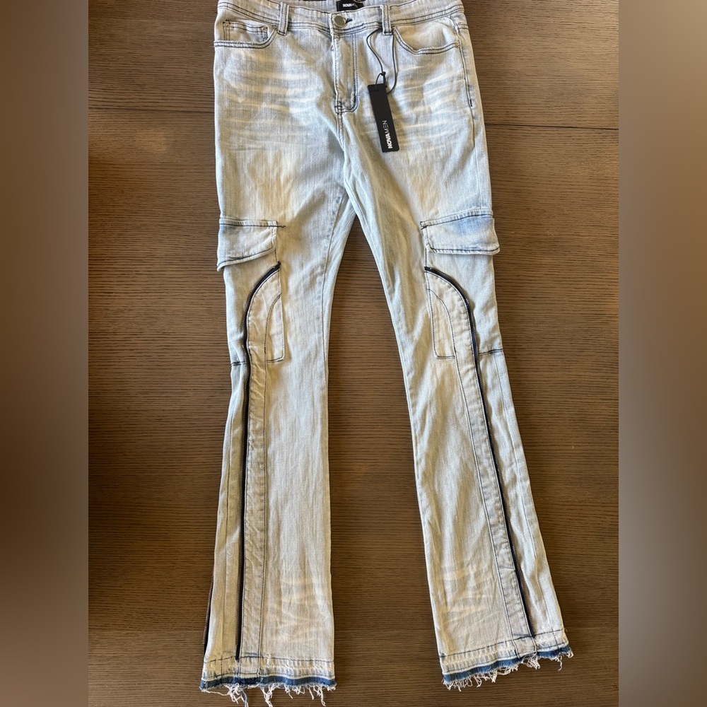 Fashionable Light Blue Skinny Jeans with Cargo Pockets and zippers